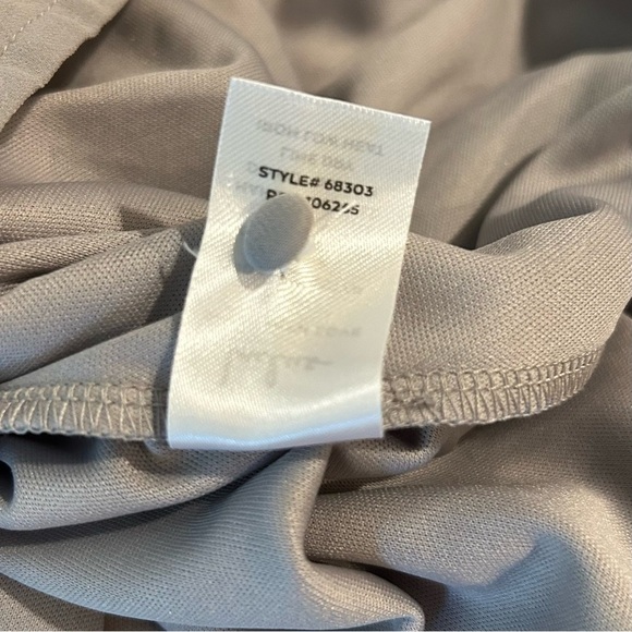 NWT LULU’S Off Shoulder Chiffon Maxi Dress in Pale Grey - Picture 8 of 10